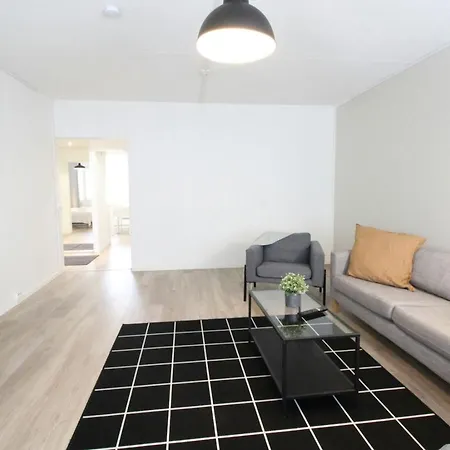 Spacious For 4 Huoneisto Tampere