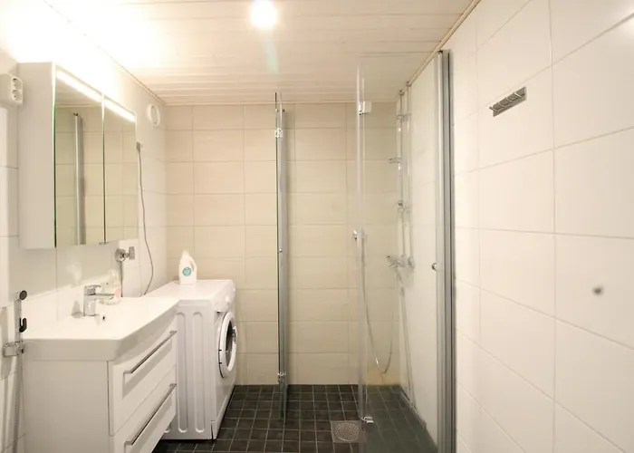 Huoneisto Spacious For 4 *