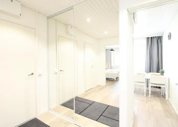 Huoneisto Spacious For 4 *